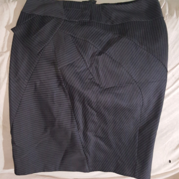 DS Size 12 Grey Pinstripes Dress Skirt - Picture 1 of 6